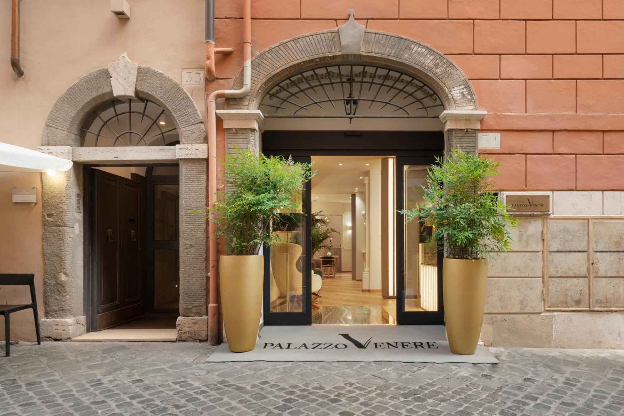 Отель Palazzo Venere Рим Экстерьер фото